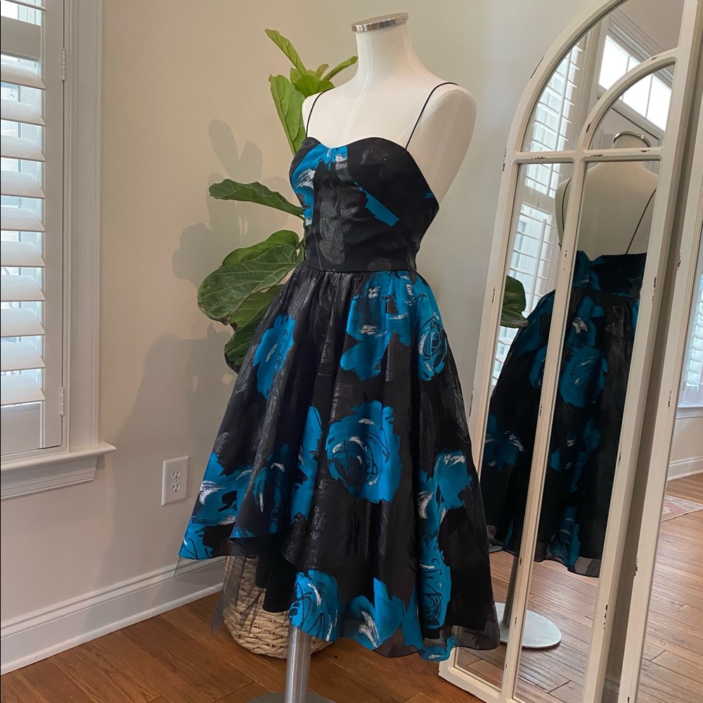 Gorgeous Lela Rose floral dress! Size 2